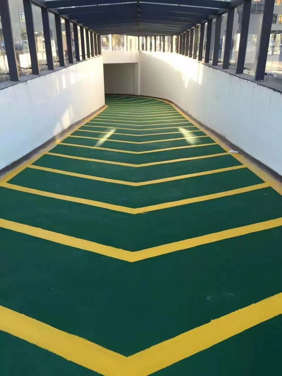 防滑坡道地坪